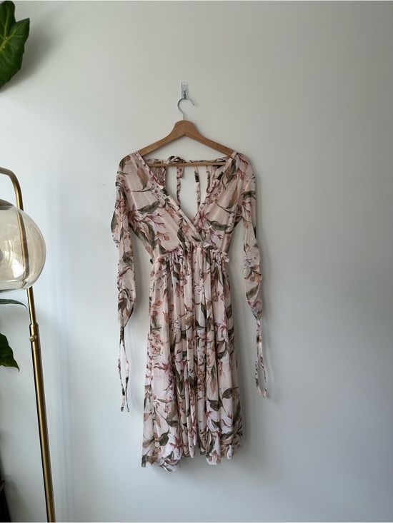 Topshop Dresses & Skirts - Topshop Floral Midi Dress - Blush